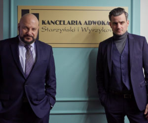 Mecenas Porada. Aleksander Wyrzykowski (Antoni Pawlicki), Andrzej Starzyński (Piotr Gąsowski)
