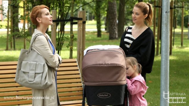 Barwy szczęścia odc. 1040. Iga (Ada Fijał), Marta (Katarzyna Zielińska), Ewa (Gabriela Ziembicka)
