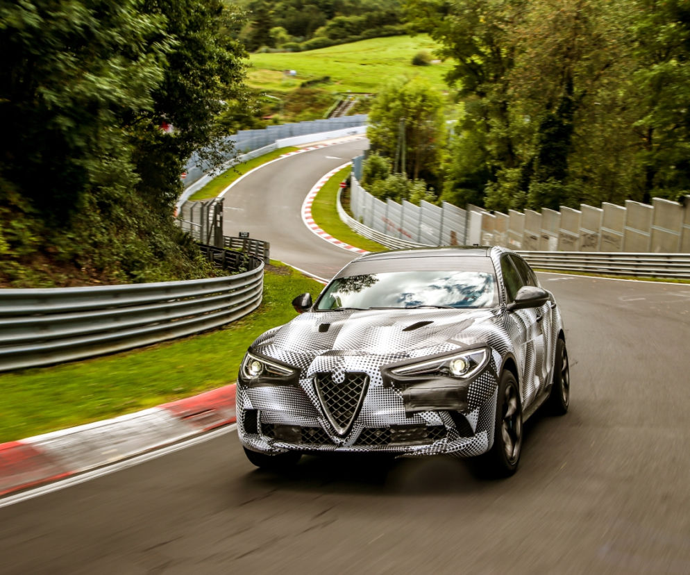 Alfa Romeo Stelvio Quadrifoglio na torze Nurburgring