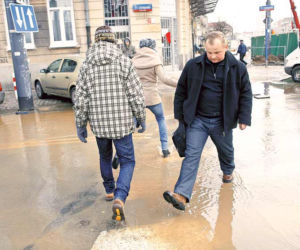 Powódź na budowie metra