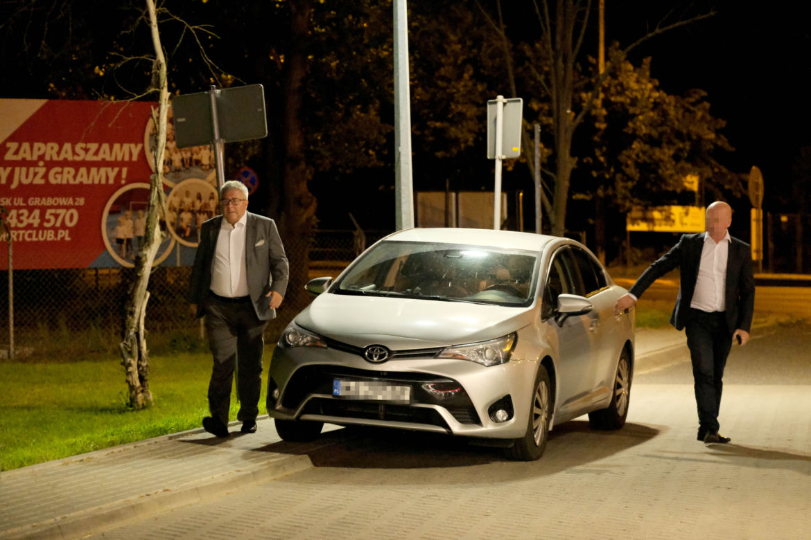 Ryszard Czarnecki świętował hot-dogiem