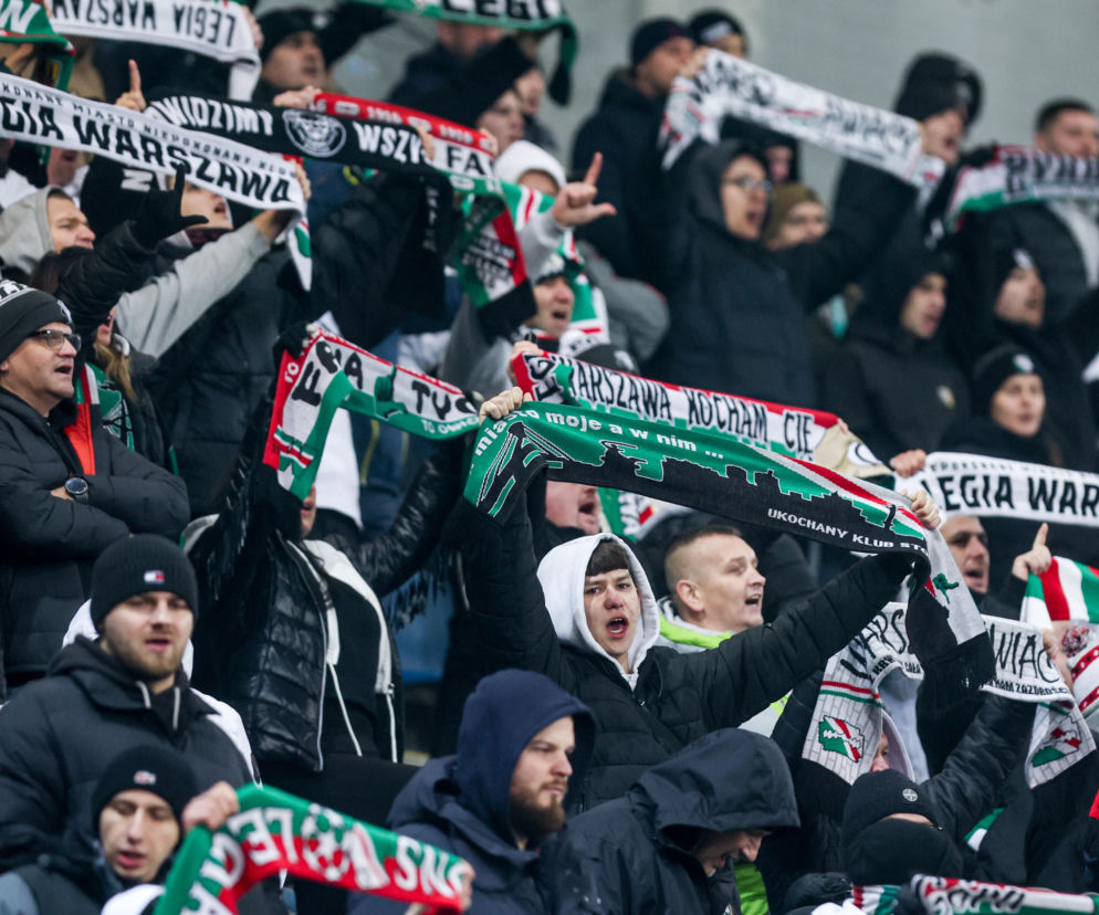 Mecz Piast Gliwice - Legia Warszawa. Kibice na stadionie