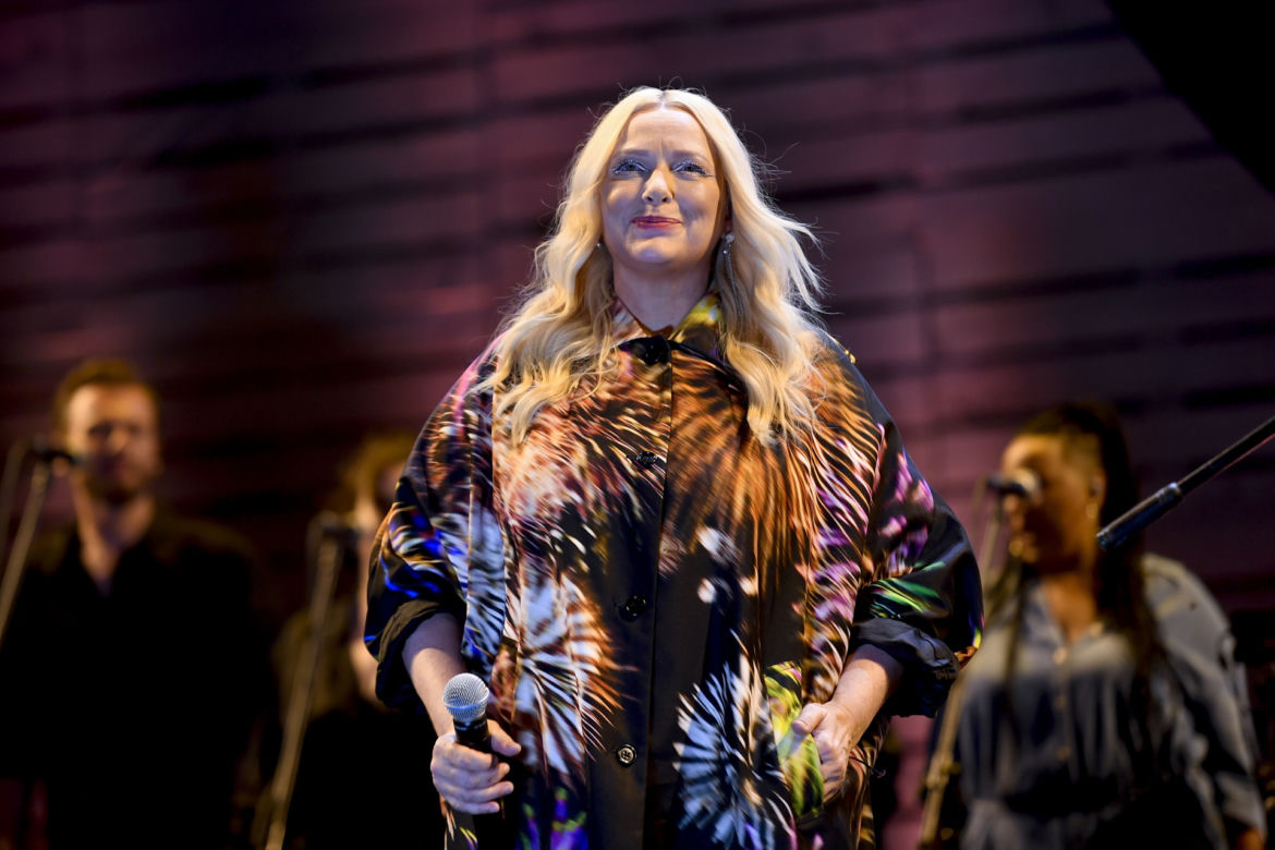 Caroline Derpienski pozywa Katarzynę Nosowską 