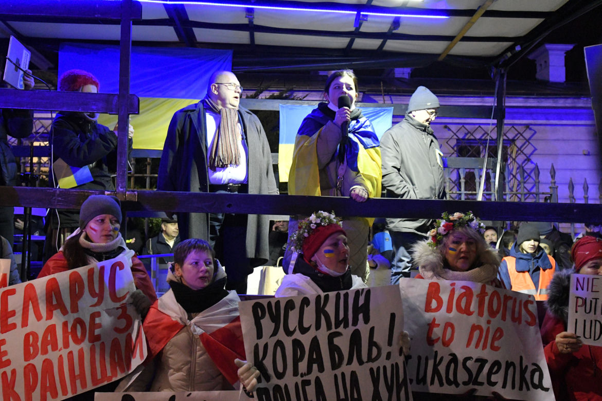 Kolejny protest pod ambasadą Rosji w Warszawie