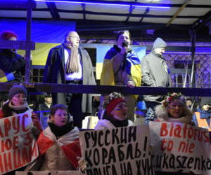 Kolejny protest pod ambasadą Rosji w Warszawie