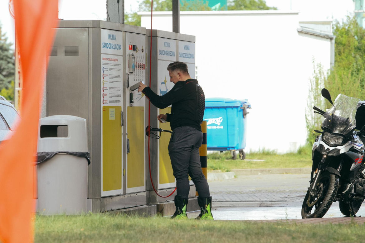 Minister Jakub Stefaniak odpicował sobie maszynę