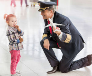 Pilot z dziewczynką