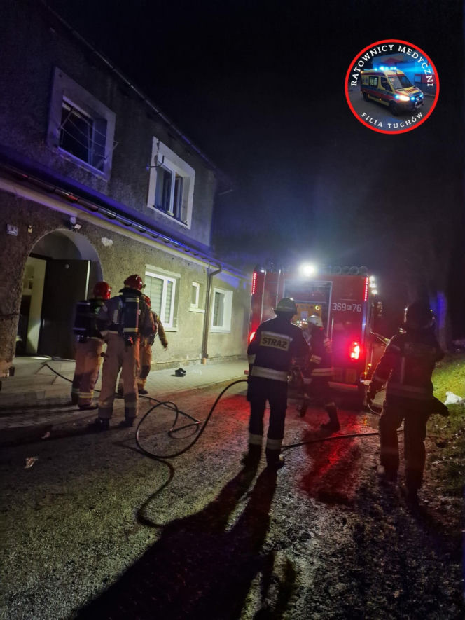 Pożar mieszkania w bloku przy ul. Wołowej w Tuchowie. Ewakuowano 13 osób
