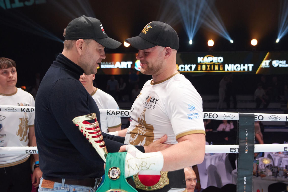 Karol Nawrocki i bokserzy