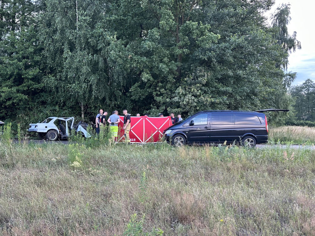 30-latek jechał gruzem BMW bez drzwi i okien. Zginął na miejscu