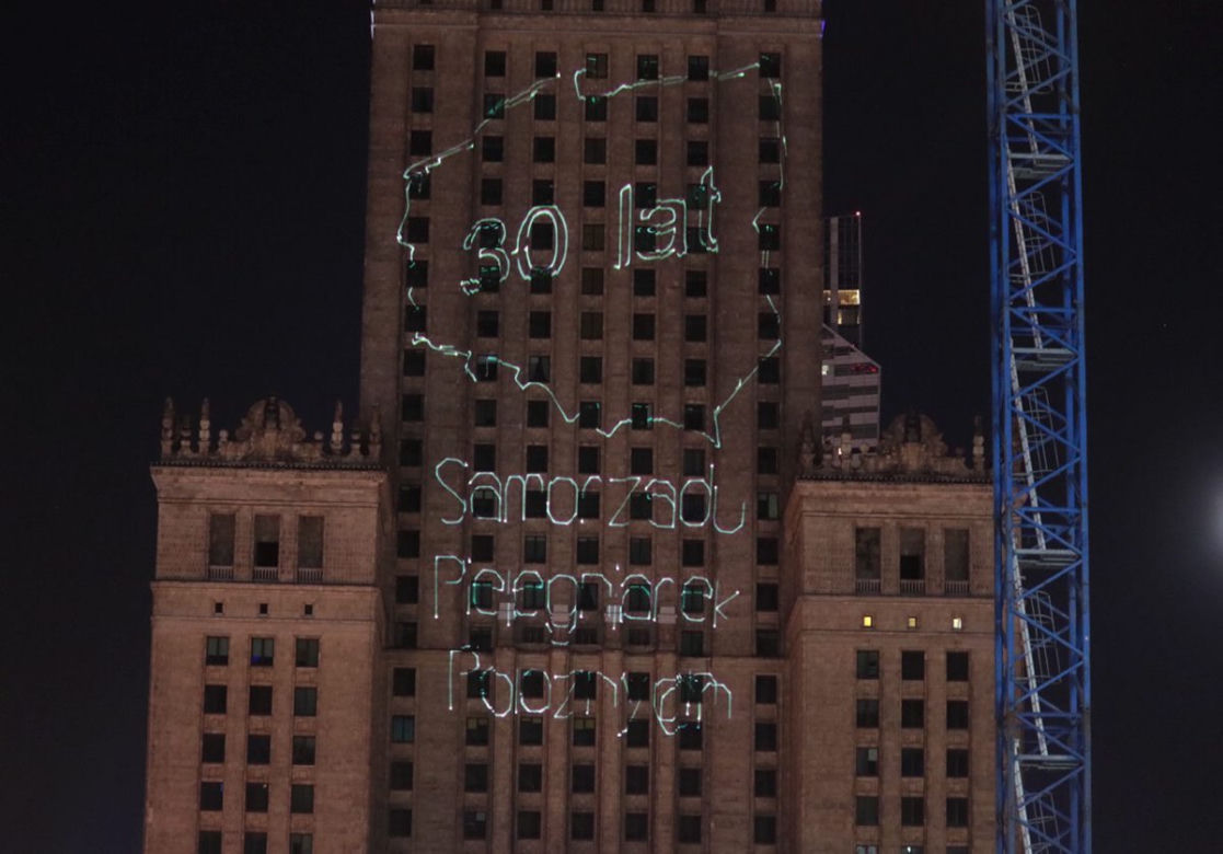 Pałac Kultury i Nauki oraz Warsaw Spire zaświecą dziś dla pielęgniarek i położnych!