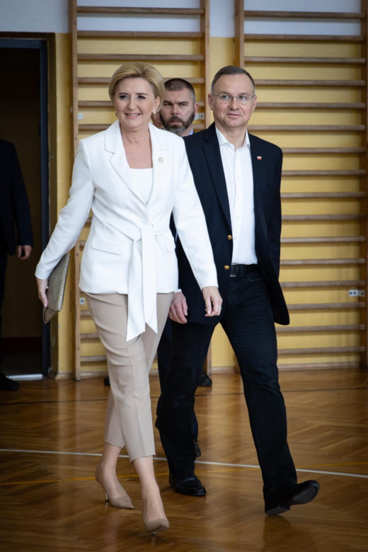 Co się stanie z kreacjami Agaty Dudy?