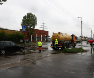 Ulice Warszawy popłynęły po ulewie