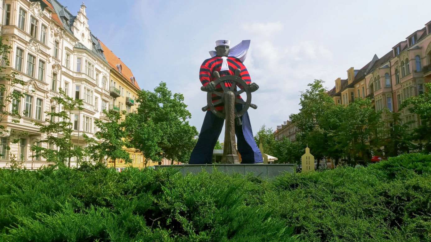 Wystrojony marynarz zaprasza na "Żagle 2021" w Szczecinie!