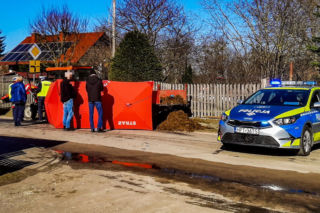 Tragedia przy pracy. Rolnik zginął pod maszyną