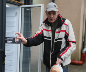 Kupon zamiast posiłku w jadłodzielni. Właściciel baru z zapiekankami wymyślił nową akcję