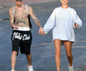 Justin Bieber i Hailey Bieber na spacerze