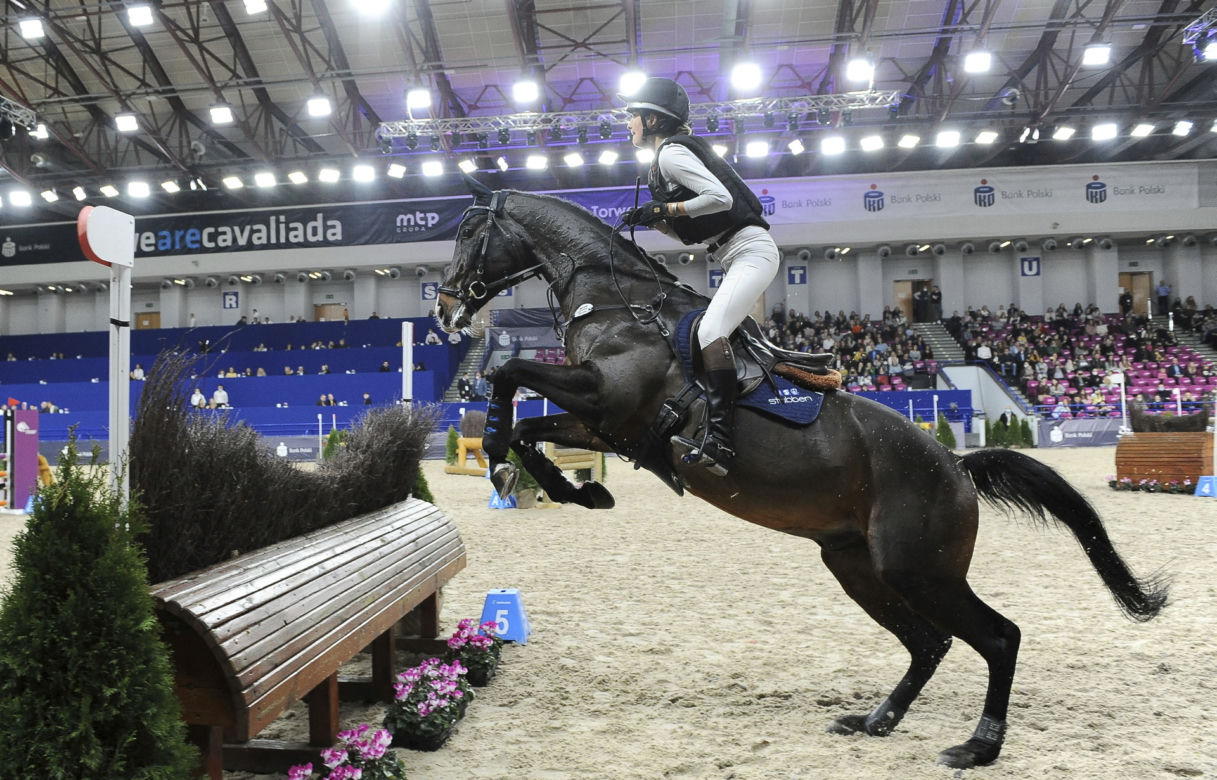 Cavaliada to święto dla miłośbników koni i amatorów skoków przez przeszkody