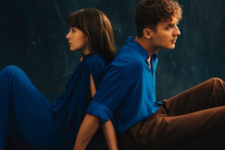 Świąteczna niespodzianka od Kwiatu Jabłoni. Nowy singiel i start preorderu! Zespół zapowiada „Przesilenie”.