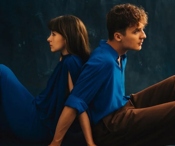 Nowy projekt od Kwiatu Jabłoni! Posłuchaj pierwszego singla Przesilenia - Niemożliwe