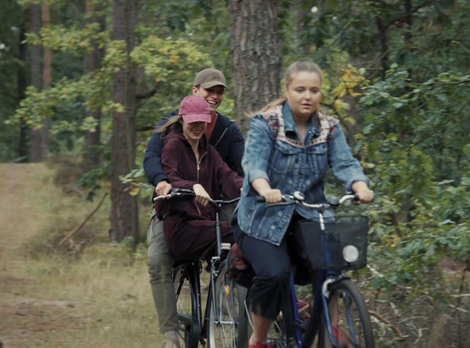 M jak miłość, odcinek 1911. Majka (Matylda Giegżno), Mateusz (Rafał Kowalski), Matylda (Klementyna Lamort)