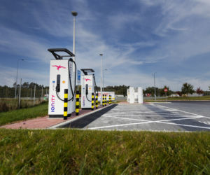 Shell i IONITY uruchamiają pierwsze w Polsce stacje dużej mocy do ładowania pojazdów elektrycznych