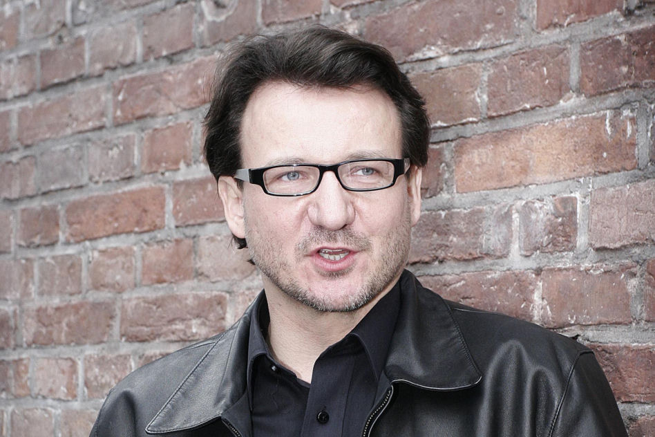 Robert Więckiewicz zaczynał w technikum budowlanym. Tak wyglądała jego niezwykła metamorfoza