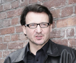Robert Więckiewicz zaczynał w technikum budowlanym. Tak wyglądała jego niezwykła metamorfoza