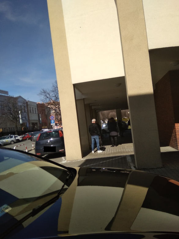 Kolejki w bankach w Rzeszowie. Ludzie wybierają pieniądze [FOTO INTERNAUTÓW]