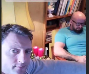 M jak miłość. Bartek (Arkadiusz Smoleński), Andrzejek (Tomasz Oświeciński) na planie
