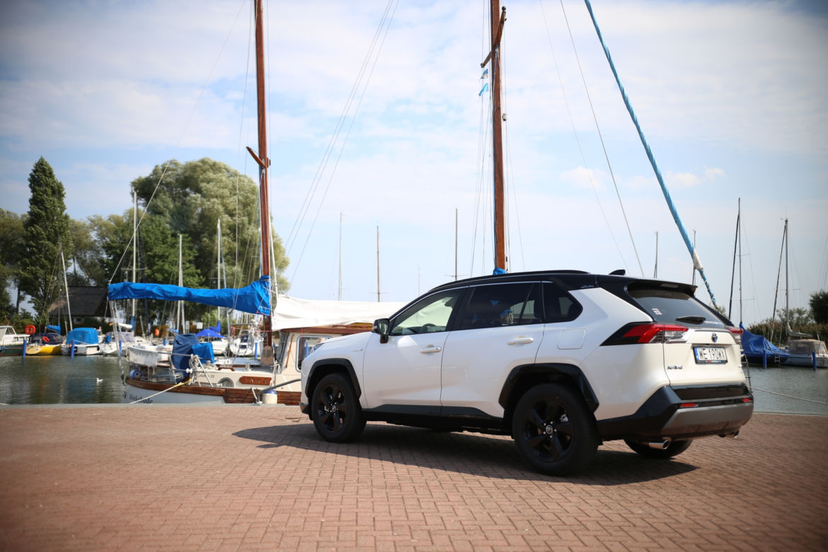 Toyota RAV4 2.5 Hybrid Dynamic Force 222 KM AWD-i e-CVT