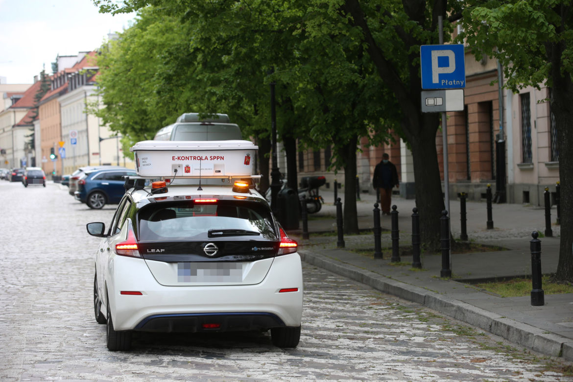 Drożyzna uderzy w warszawskich kierowców. Drakońskie podwyżki opłat za parkowanie