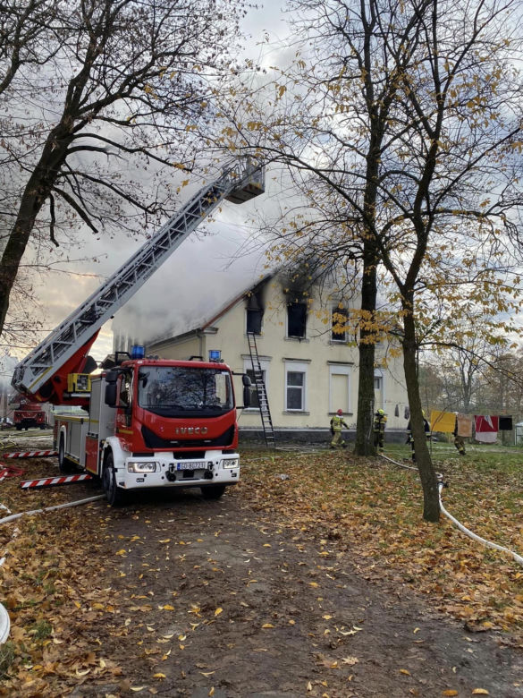 Tragiczny pożar zabytkowego pałacyku na Pomorzu. Nie żyje 55-latek