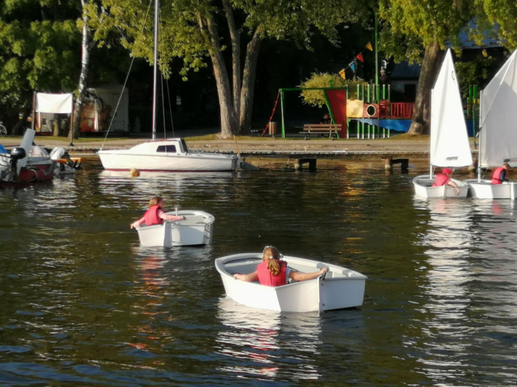 Szczecineckie "Koniczynki" na zajęciach żeglarskich