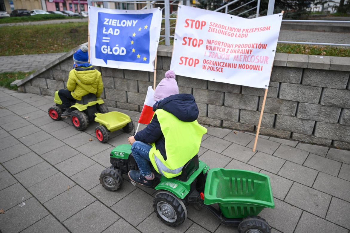 W całym kraju protesty ostrzegawcze rolników. Największy w Elblągu [ZDJĘCIA]