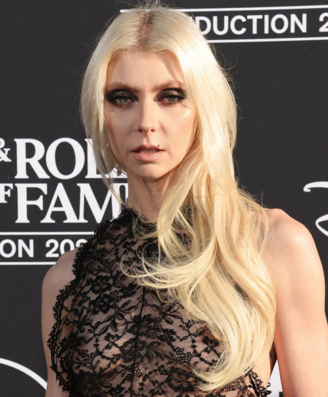 Zagrała słodką Cindy Lou Who w "Grinch: Świąt nie będzie". Dziś 32-latka jest gwiazdą rocka