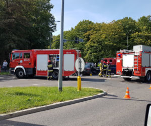 Białystok. Wypadek na skrzyżowaniu ul. 11 Listopada/ul. Zwierzyniecka. Trzy osoby ranne