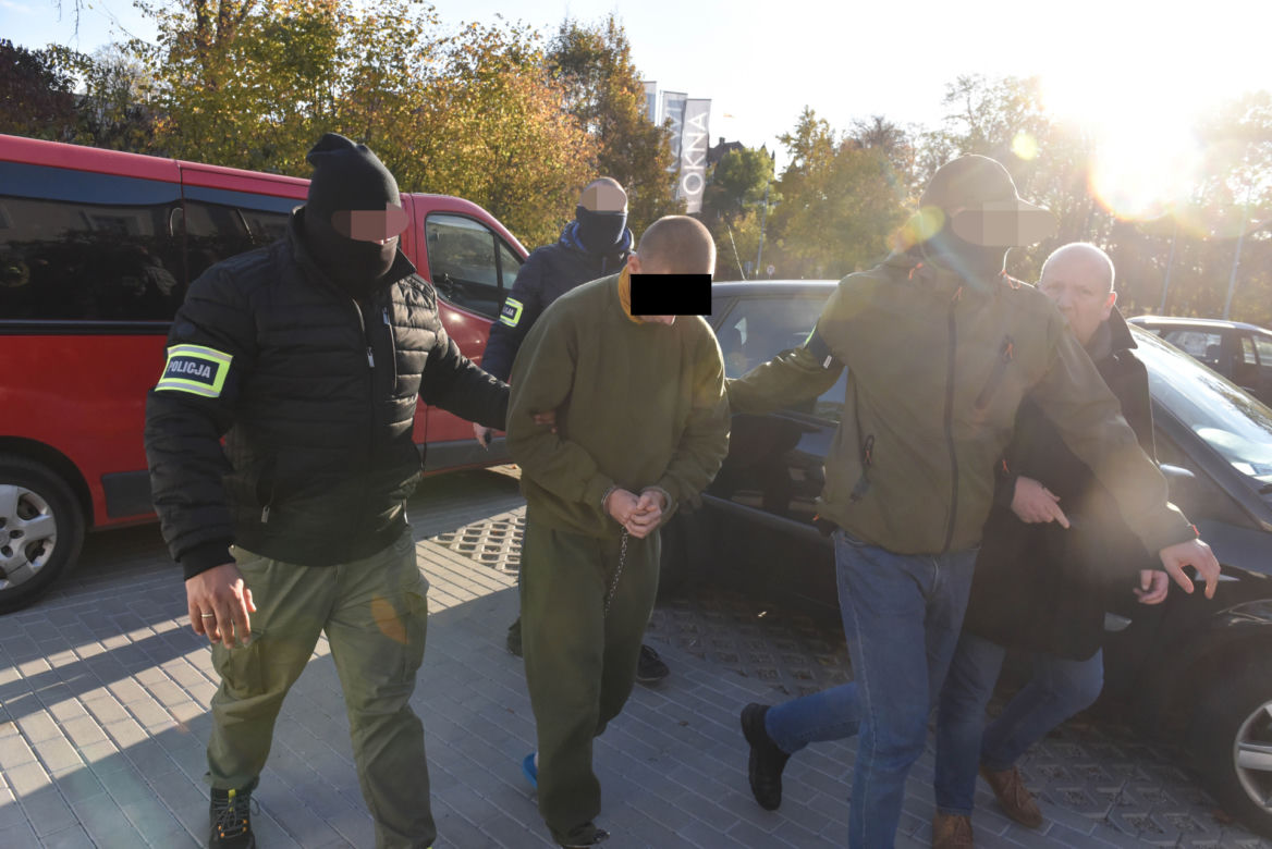 Doprowadzenie do prokuratury podejrzanego o zamordowanie Nadii G.