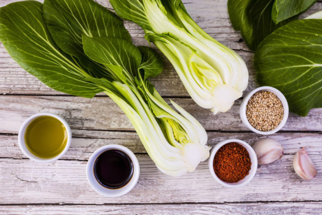 Kapusta pak choi – właściwości, korzyści zdrowotne i najlepsze sposoby na wykorzystanie chińskiej kapusty bok choi