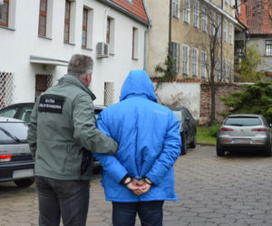 Olsztyn: Oszukał państwo na prawie 18 mln zł! Produkował paliwo, sprzedawał...preparat [WIDEO, ZDJĘCIA]