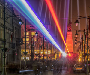 Pokaz laserów na placu Wolności