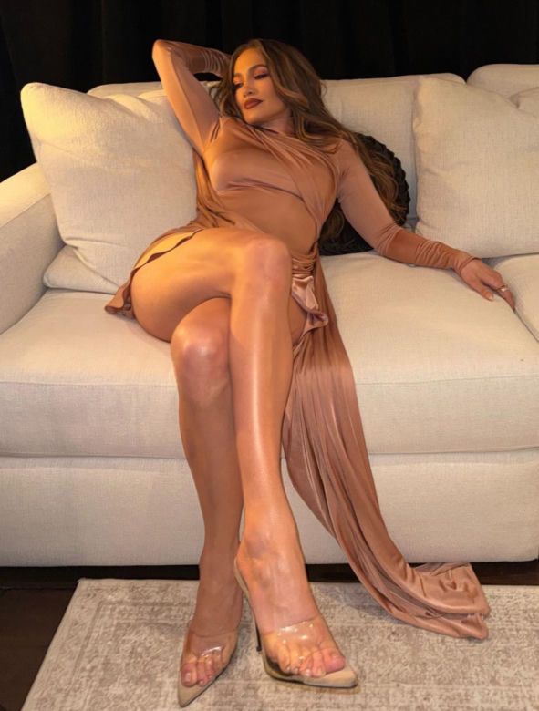 56-letnia Jennifer Lopez młodsza niż kiedykolwiek. Dla fanek ma radę: "Wstań i weź się do roboty"