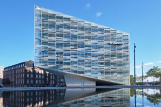 Podwójna fasada. Zalety, wyzwania i znaczenie dla energooszczędnych budynków