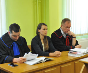 Wyzywał posłankę PO, ma zapłacić 10 000 zł