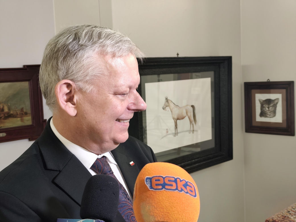 Wystawa obrazów posła Suskiego w sejmie