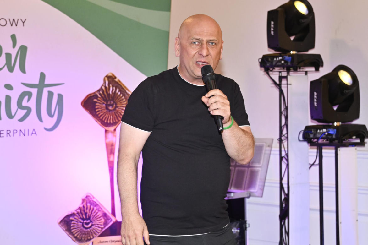 Grzegorz Halama nagle zniknął z show-biznesu. Nie do wiary, jak dziś wygląda znany kabareciarz