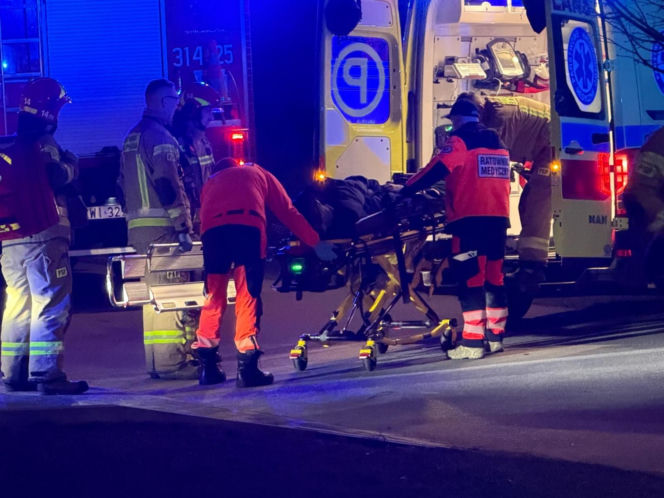 Nastolatek przejechany przejechany przez ciągnik w Wilanowie! Dwóch 14-latków na hulajnodze zderzyło się z traktorem