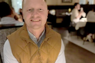 Owijali papierem toaletowym dom nauczyciela. Mężczyzna nie żyje