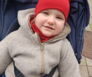 Waldemar Nawrocki i Adrian Domalewski pomagają Anielce