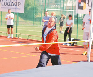 Grabarczyk skacze wzwyż, a Nelli udaje strażaka